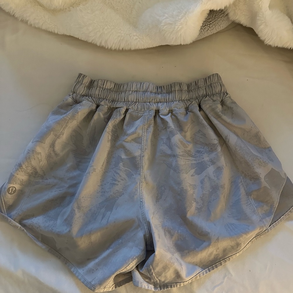 Lululemon white hotty hots